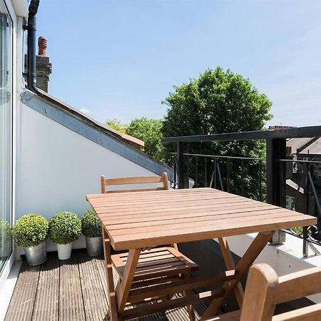 Spacious 3 Bedroom Flat With Terrace London Bagian luar foto