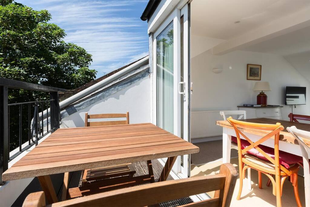 Spacious 3 Bedroom Flat With Terrace London Bagian luar foto